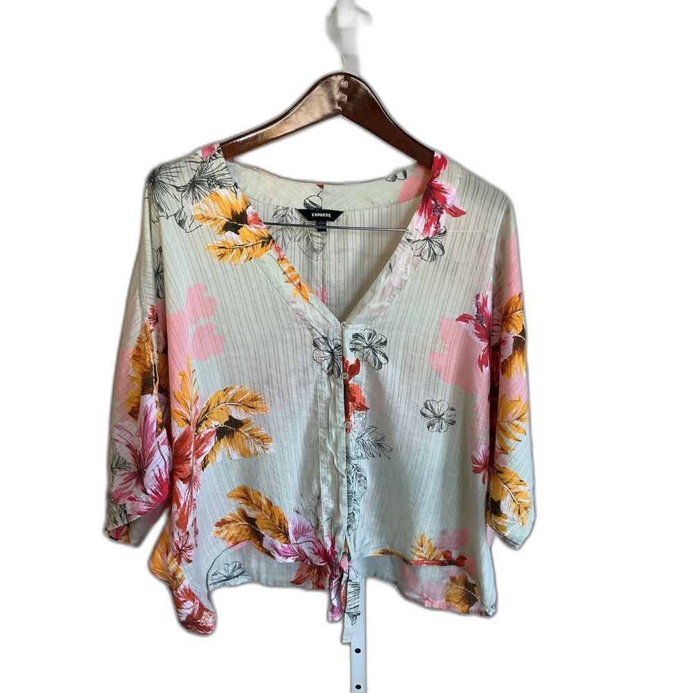 EXPRESS Vintage Kimono Floral Top. Button Down with tie. Size Large